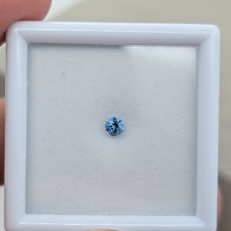 サンタマリアカラー アクアマリン 0.18ct 3.66mm ラウンド ルース