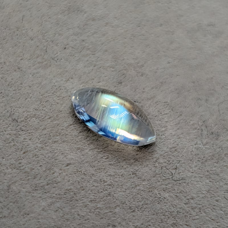 ラブラドライト 0.57ct 7.98×3.95mm マーキス カボション カット
