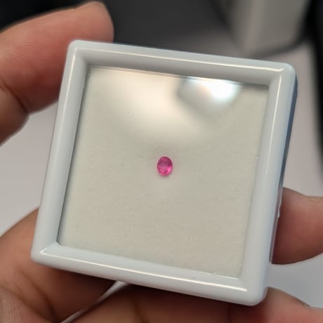 ドロマイト 0.11ct 3.23×2.74mm オーバル カット ルース