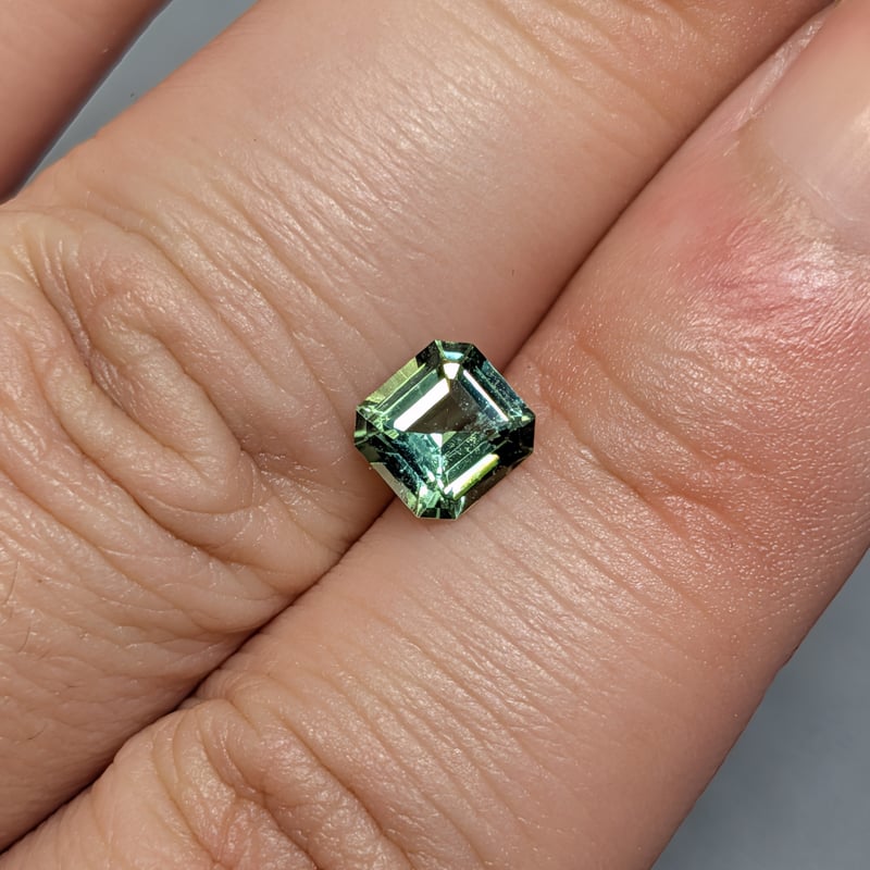 ミントグリーントルマリン 0.99ct 6.10×5.85mm オクタゴンカットルース