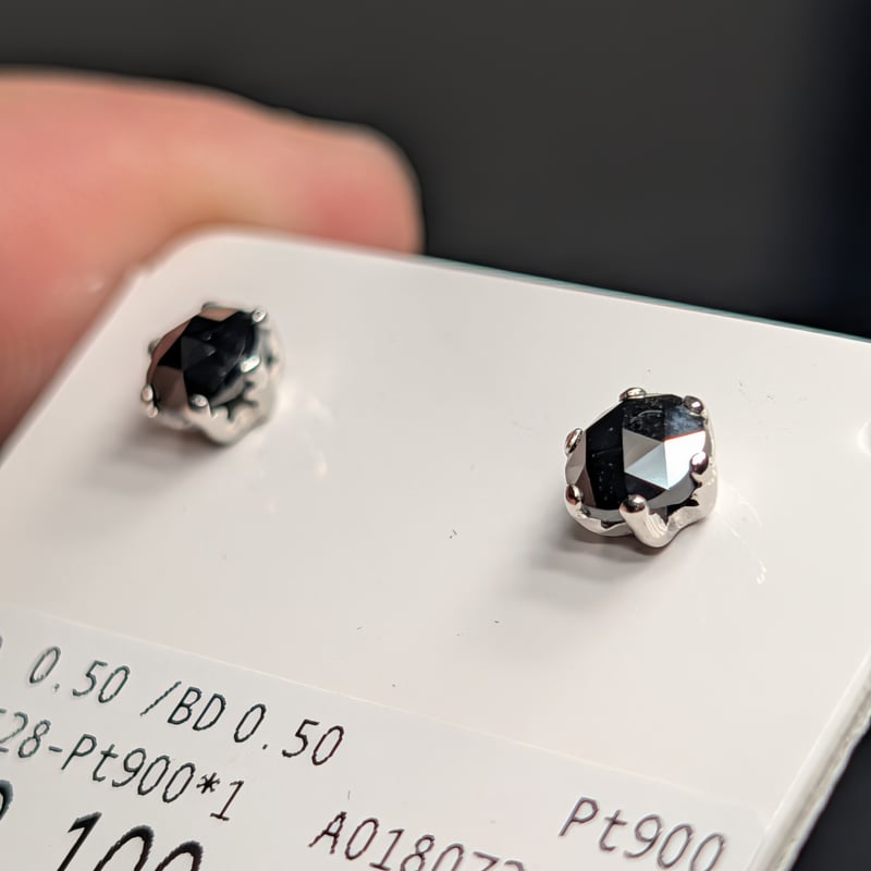 メーカー協賛セール】PT900 ブラックダイヤモンド 0.50ct×2 スタッド