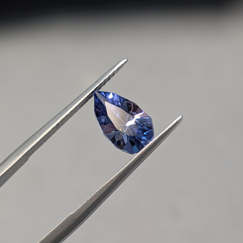 タンザナイト タンザナイト 2.03ct 11.24×6.32mm ペアシェイプ カット ルース | 鈴木