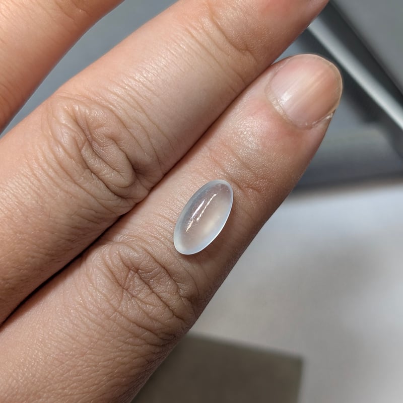 日独鑑別書】氷翡翠 2.195ct 12.29×6.35mm オーバル カボション カット