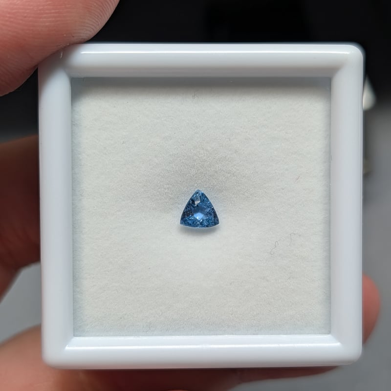 濃い色アクアマリン 0.35ct 4.80×4.82mm トリリアント カット ルース