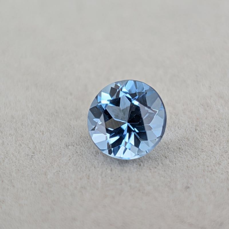 【青のグラデーション】アクアマリン 38×8×7mm サンタマリアカラー アクアマリン 0.738ct 5.8mm ラウンド カット