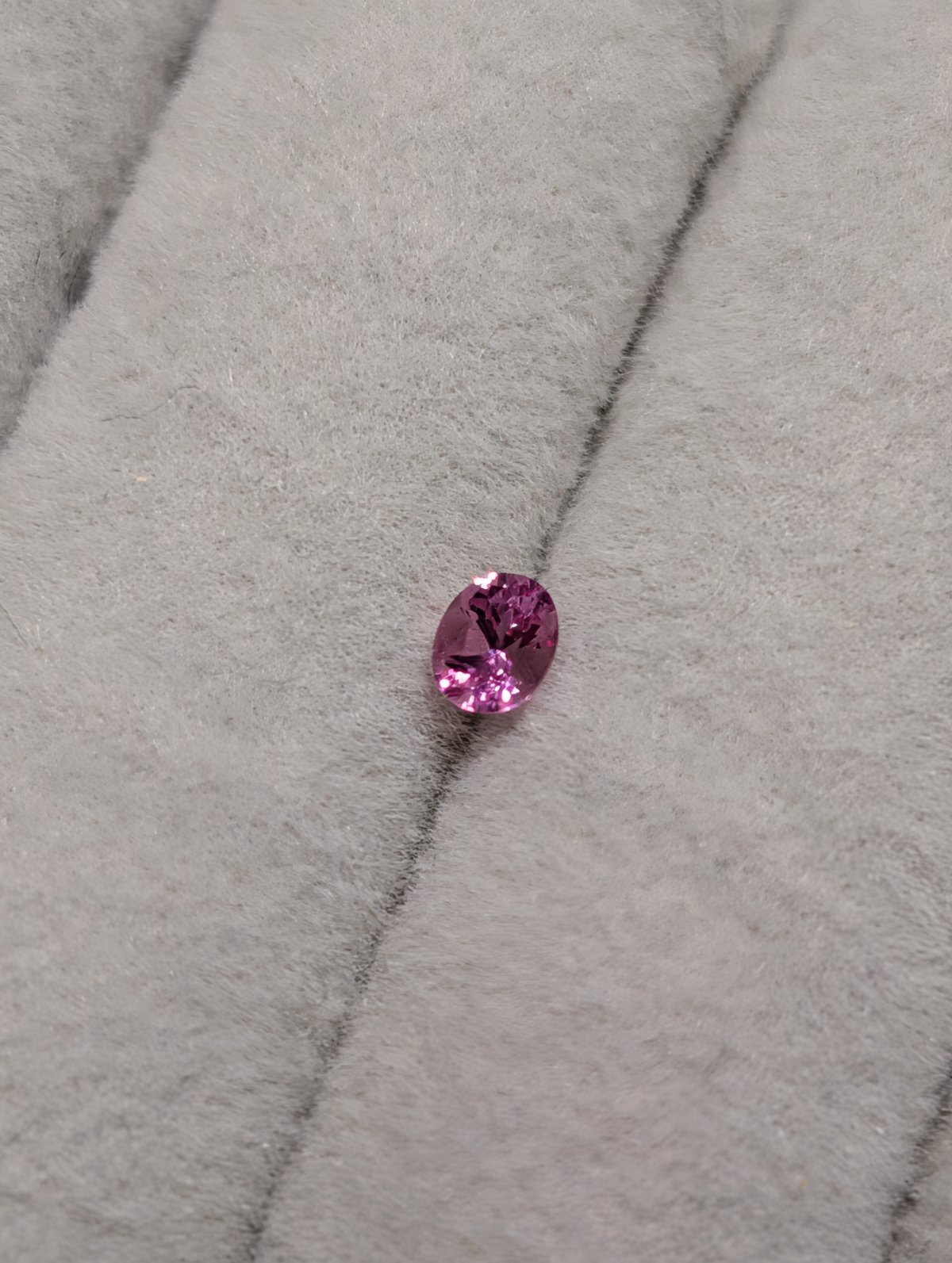 ピンクスピネル 0.19ct 3.75×3.04mm オーバルカットルース | 鈴木屋byJO