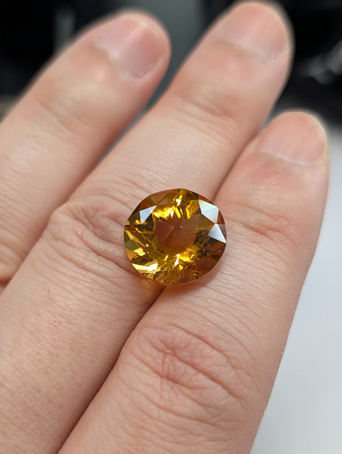 シトリン 8.02ct 13.3mm カメリア カット ラウンド ルース シミズ貴石