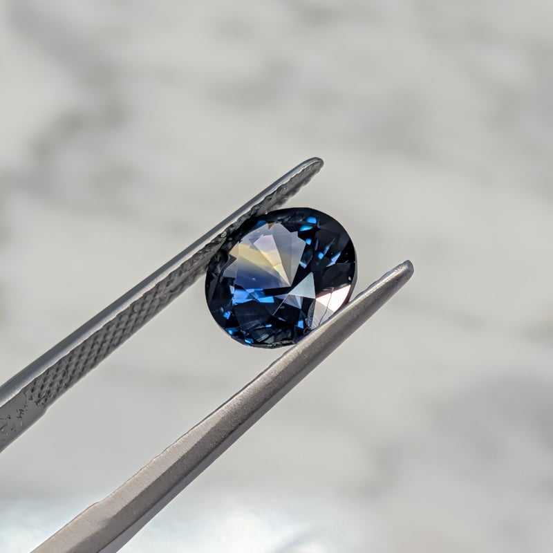 ティール サファイア （バイカラー） 2.60ct 8.31mm ラウンド カット