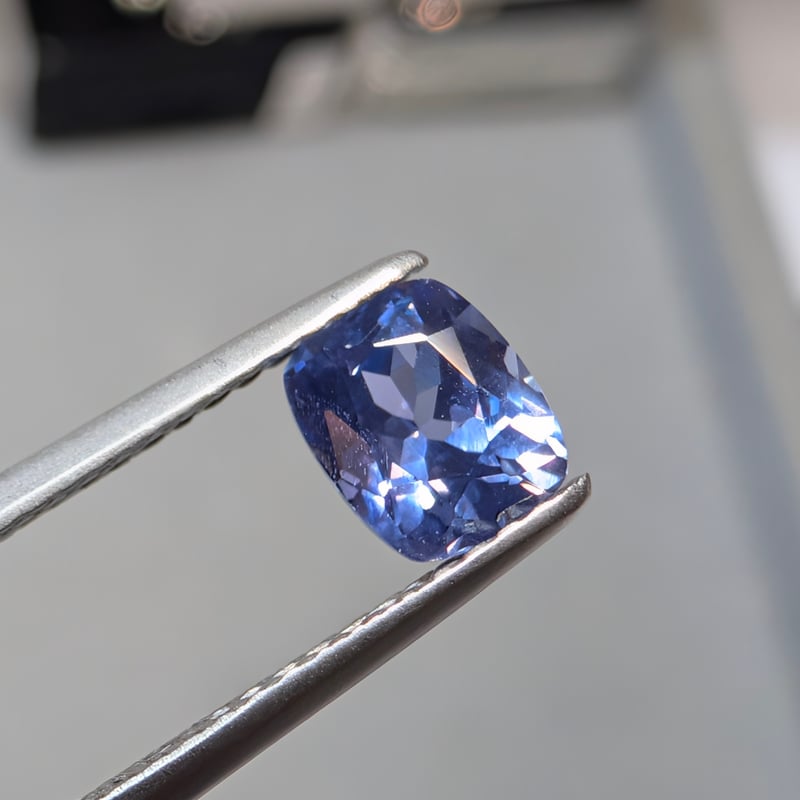 サファイア 非加熱サファイア 1.09ct 6.00×4.90mm クッションカットルース | 鈴木