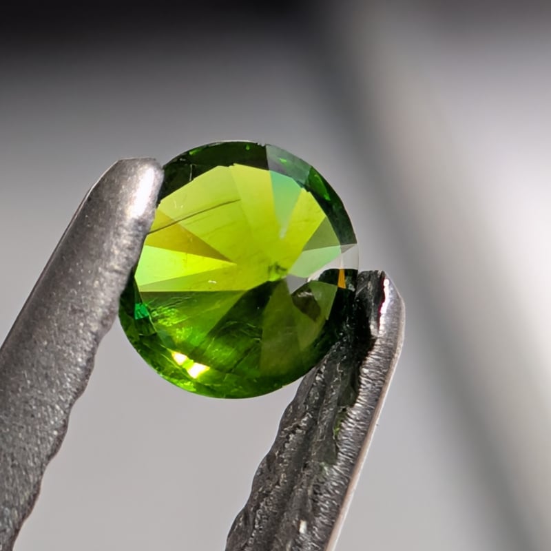 訳あり】超ホーステイルインクルージョン ロシア産 デマントイド