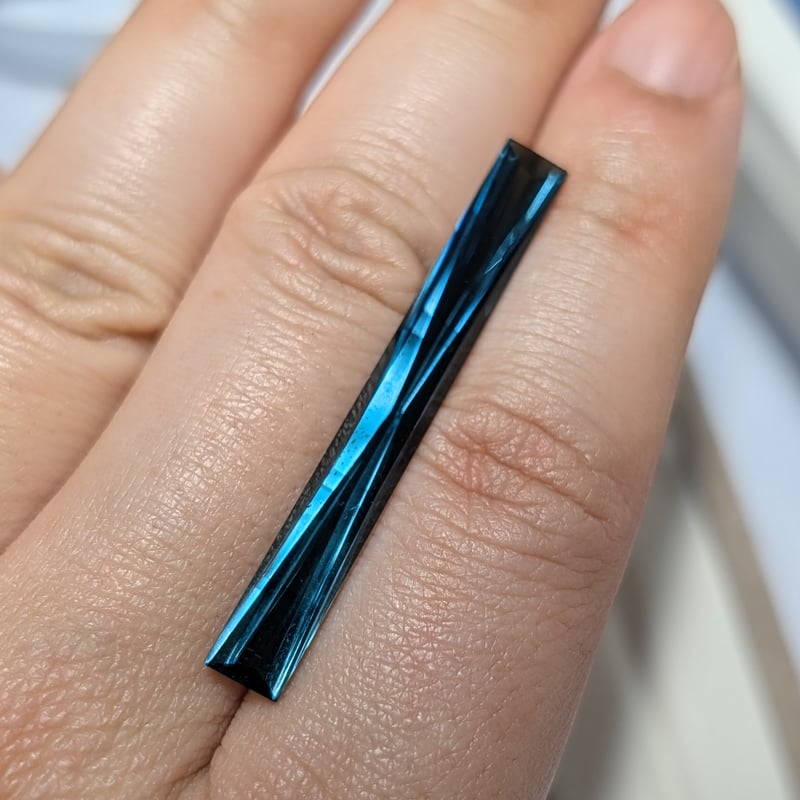 インディコライト トルマリン 8.89ct 45mm×5.5mm レクタンギュラー