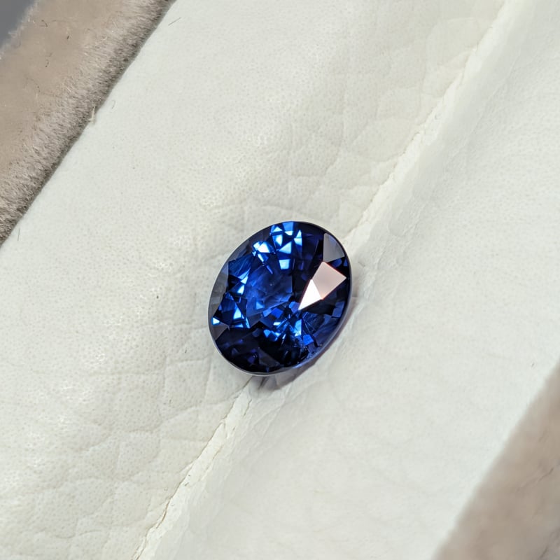 AIGS鑑別書】コーンフラワー ブルー サファイア 1.36ct 7.06×6.09mm オ