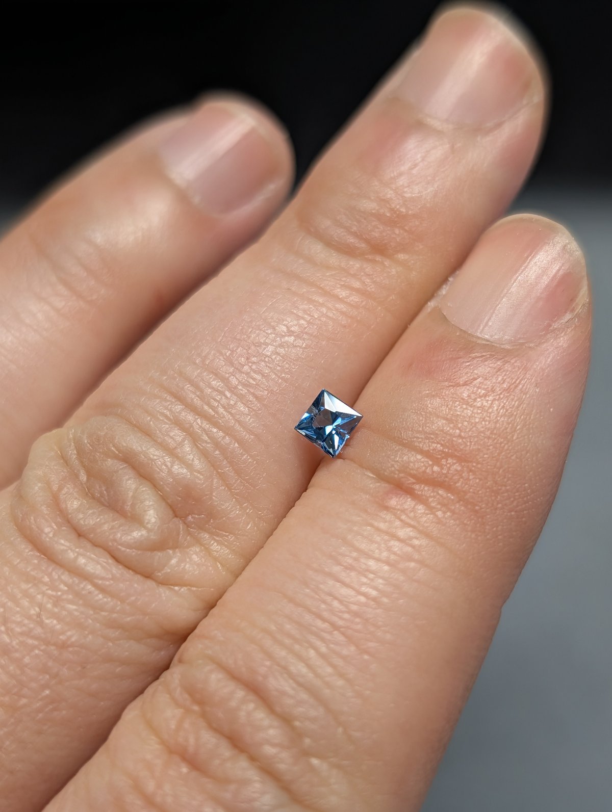 濃い色アクアマリン 0.25ct 3.5×3.5mm プリンセスカットルース サンタ