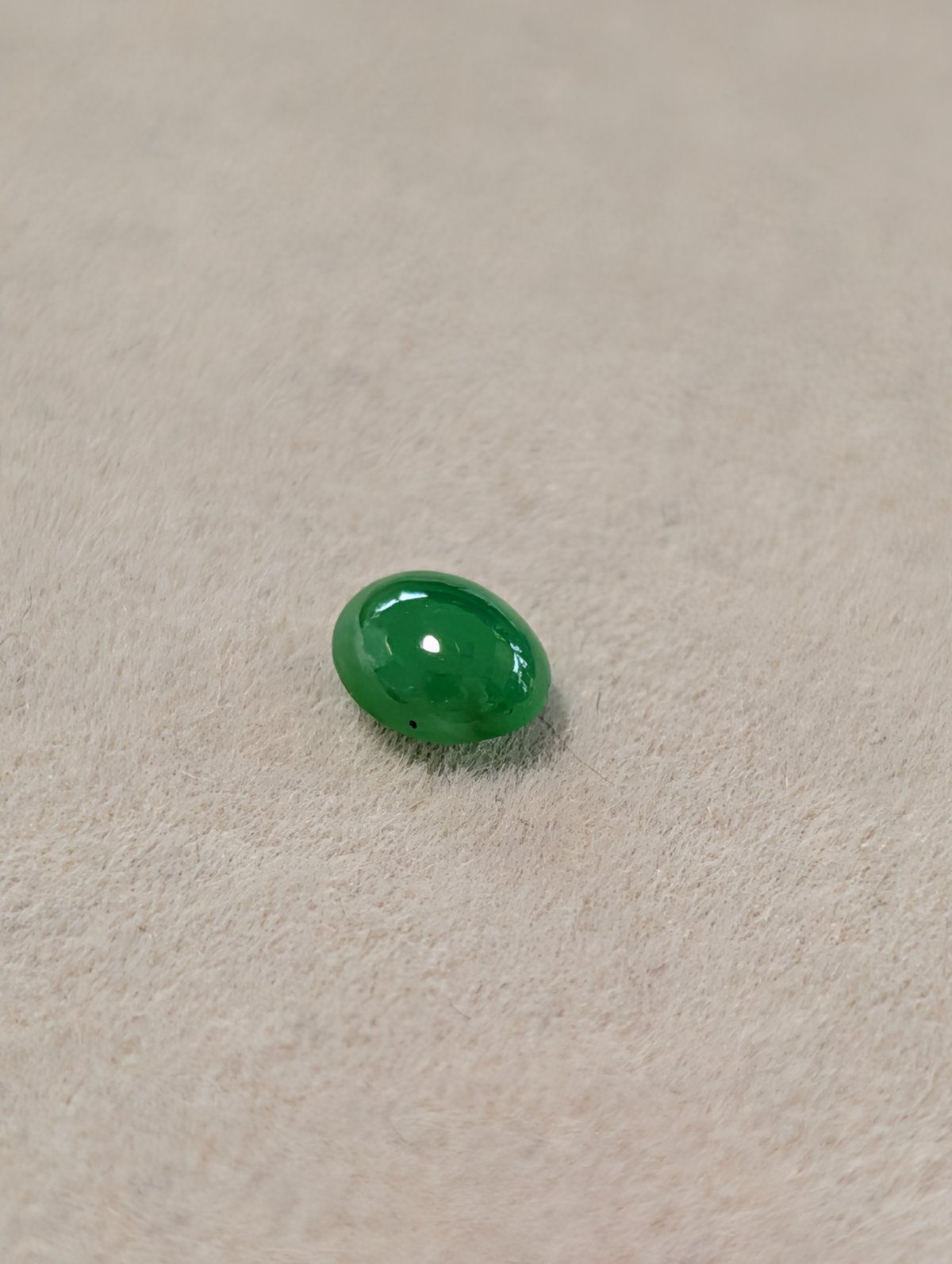 濃い色！】ミャンマー産 翡翠 0.470ct 5.18×4.25mm オーバル
