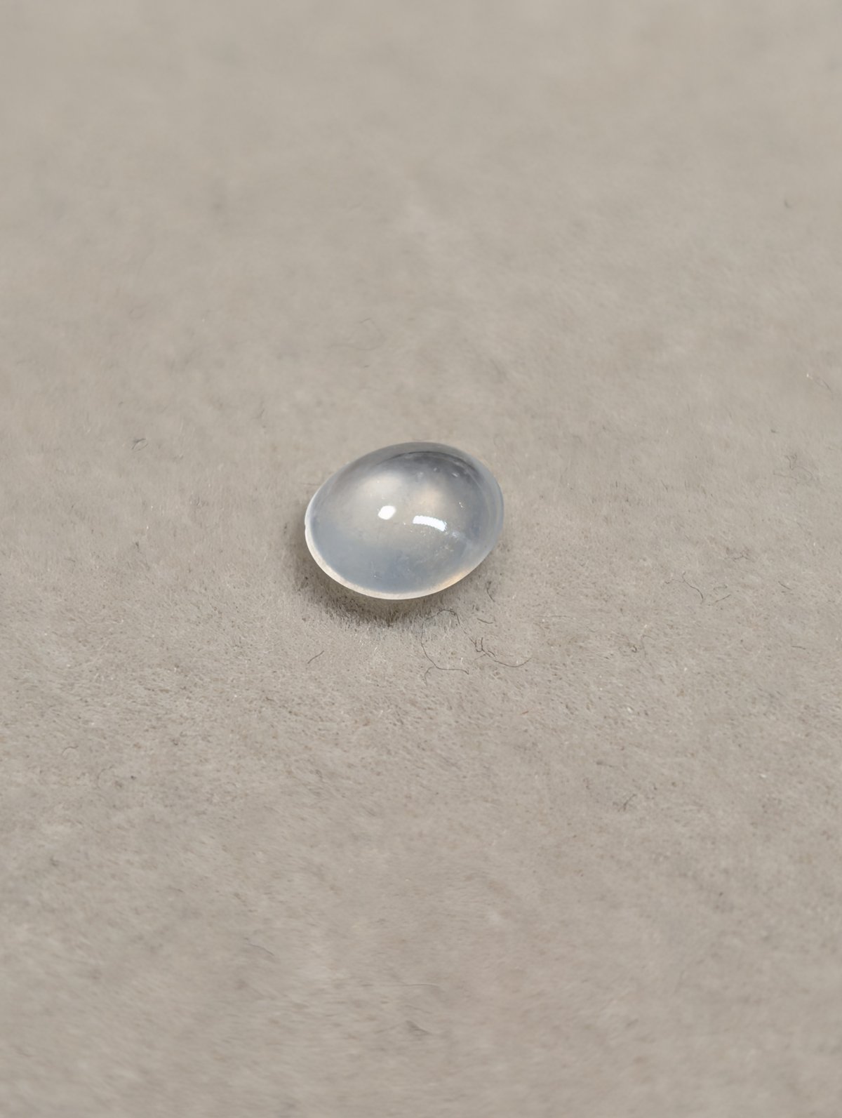 氷翡翠 0.858ct 6.9×6.2mm カボションカット ルース ミャンマー産