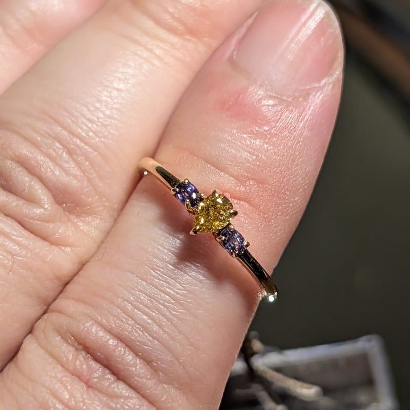 CGLソ】K18イエローダイヤモンド0.209ct×アレキサンドライト0.13