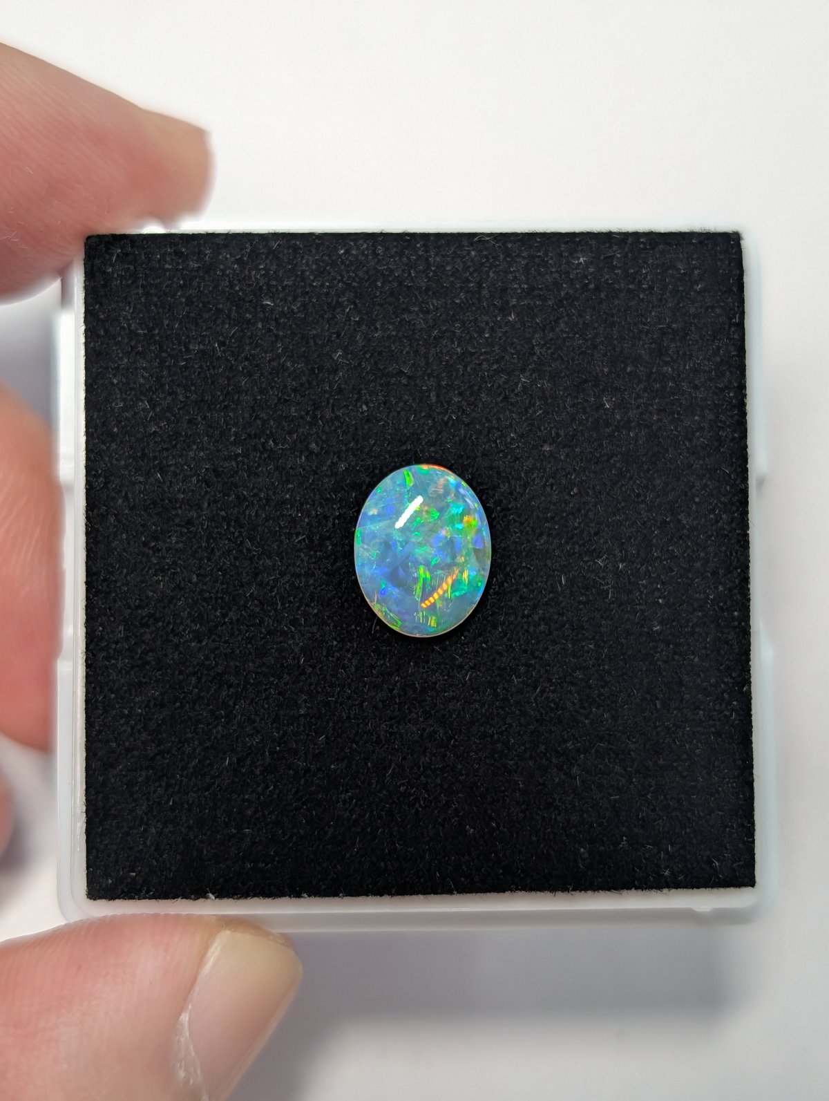 オーストラリア産 オパール 0.78ct 9.10×7.23mm オーバルカボション