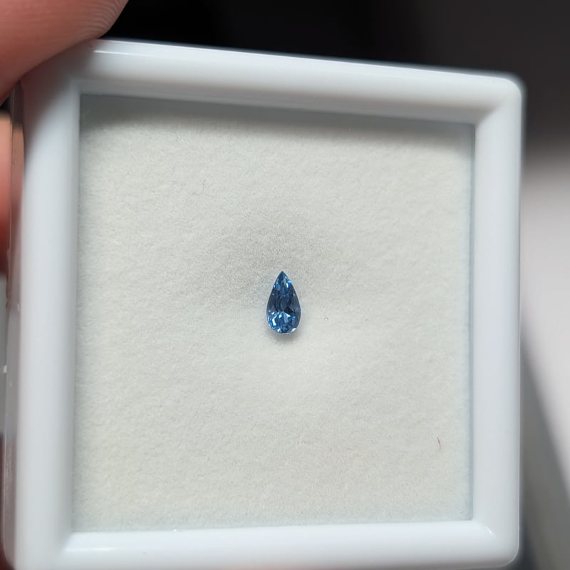濃い色アクアマリン 0.18ct 4.92×2.80mm ペアシェイプ カット ルース