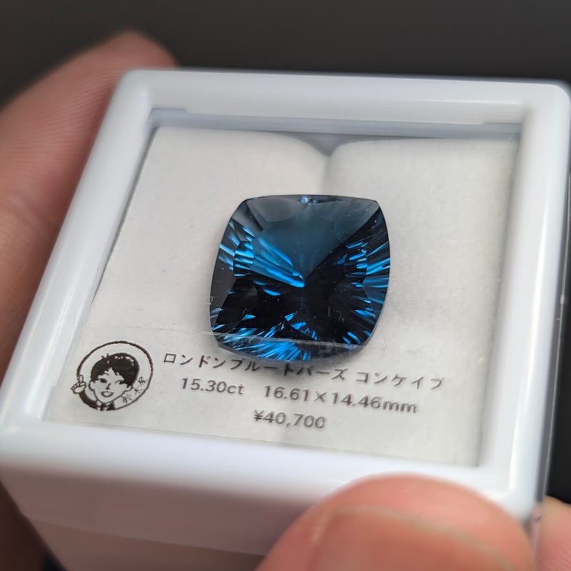 ロンドン ブルー トパーズ 15.30ct 16.61×14.46mm クッション