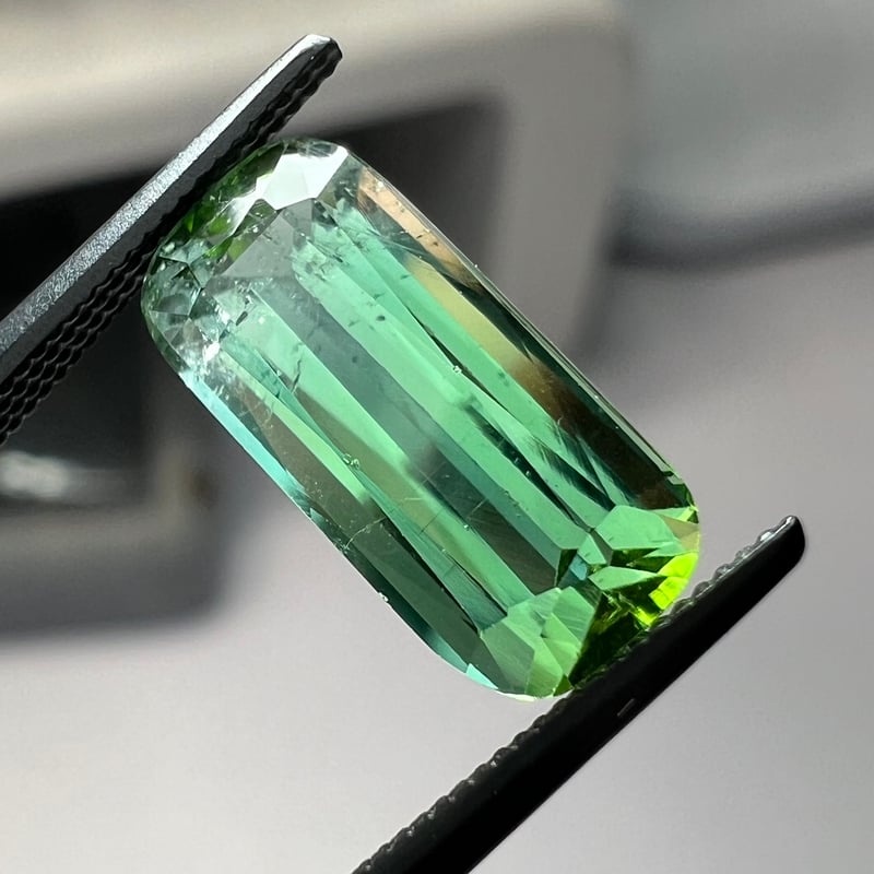 シーフォーム トルマリン 2.68ct 11.98×5.68mm クッションカットルース