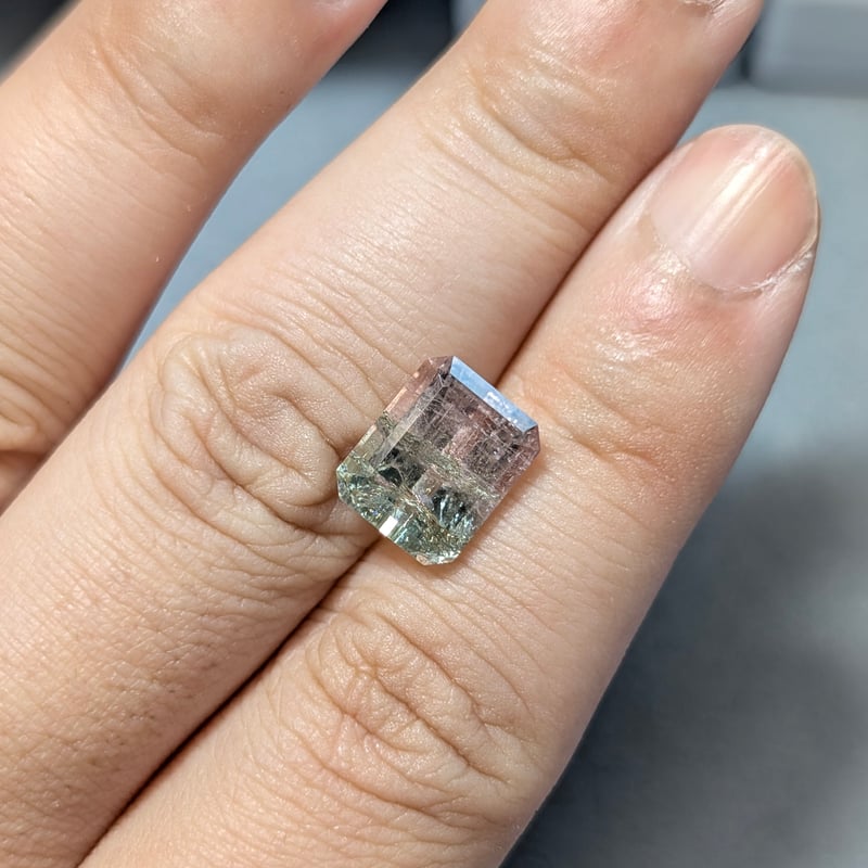バイカラー トルマリン 5.72ct 11.32×9.12mm オクタゴンカット ルース