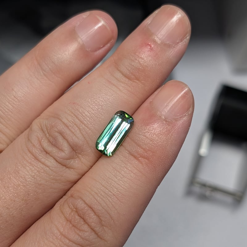 シーフォーム トルマリン 2.68ct 11.98×5.68mm クッションカットルース