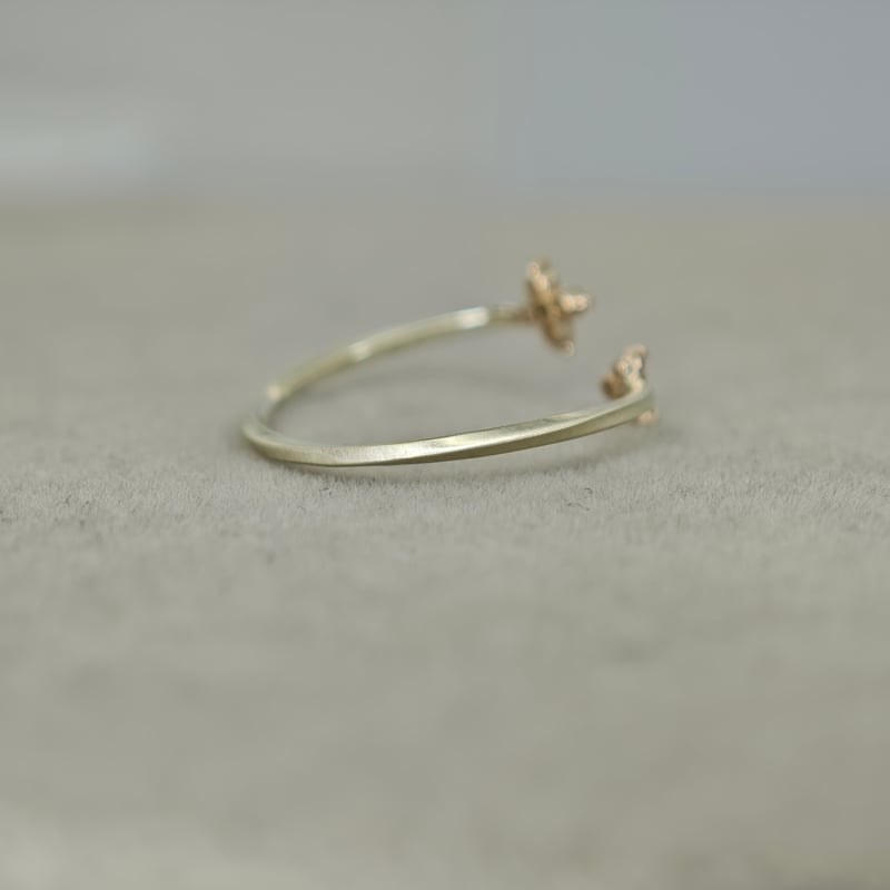 GLORY DESIGN】K10YG/WGコンビ ダイヤモンド 0.10ct フォーク リン
