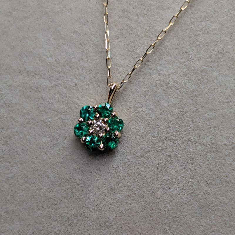メーカー協賛セール】K18 エメラルド 0.10ct ダイヤモンド 0.01ct