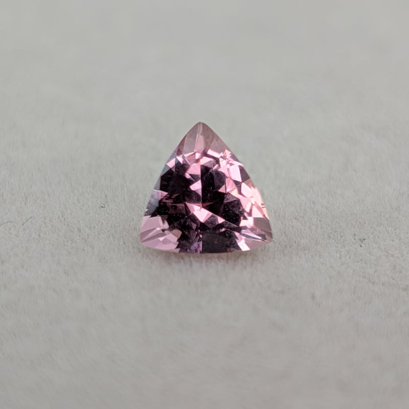 インペリアルトパーズ 0.67ct 5.67×5.76mm トリリアントカットルース