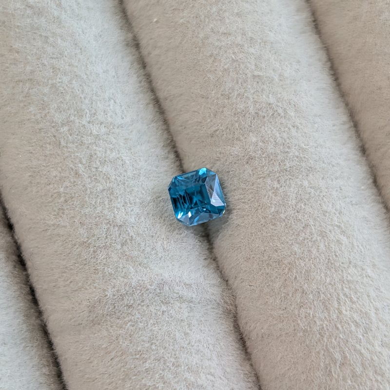 【お値下げ】【新品未使用】ブルージルコン　ルース ブルージルコン 0.68ct 4.16×4.09mm オクタゴン ルース | 鈴木屋byJOA