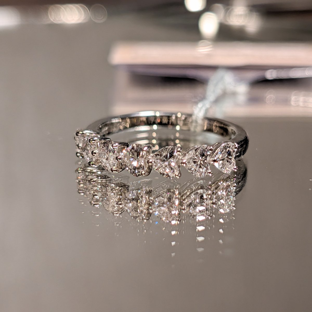 CGL鑑定書】PT900 ダイヤモンド 1.028ctハートシェイプ7pcs Dカラー VS