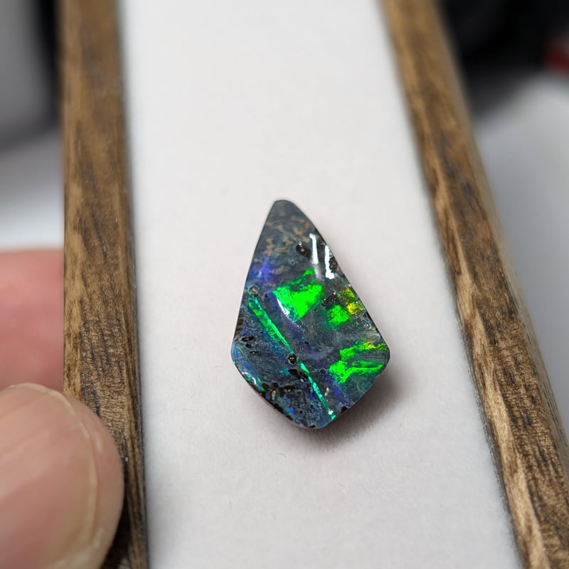ボルダー オパール 5.59ct 21.6×11.5mm 変形カット ルース | 鈴木屋byJ