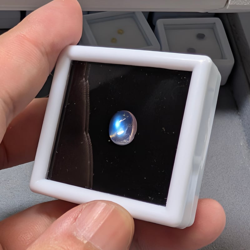 欠けありSALE品】ブルームーンストーン 2.13ct 8.92×7.01mm