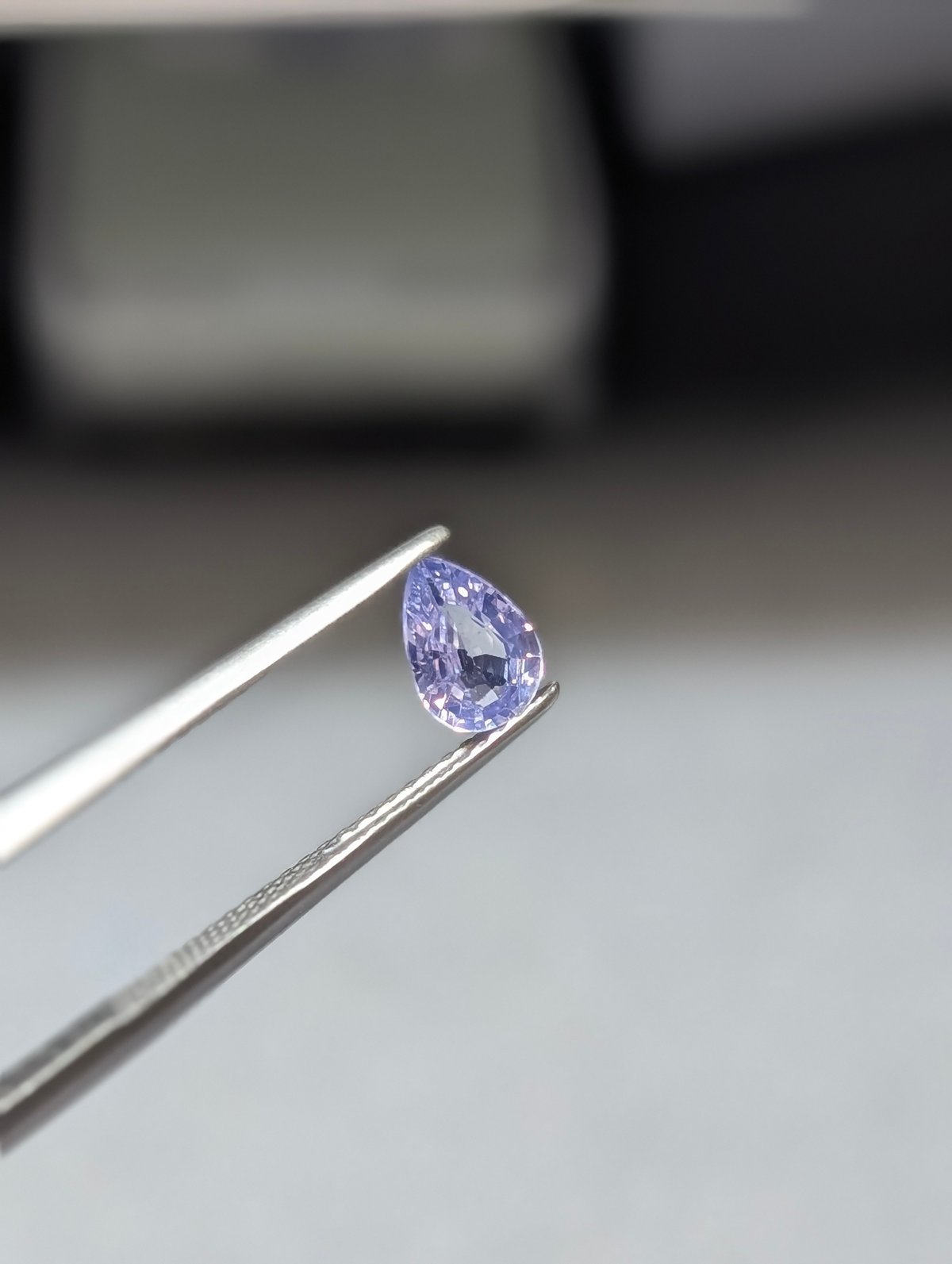 ミルキー?サファイア 0.74ct ペアシェイプカットルース | 鈴木 ミルキー?サファイア 0.74ct ペアシェイプカットルース | 鈴木