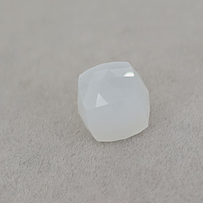 煌カット】ホワイトムーンストーン 8mm 煌カット ルース シミズ貴石