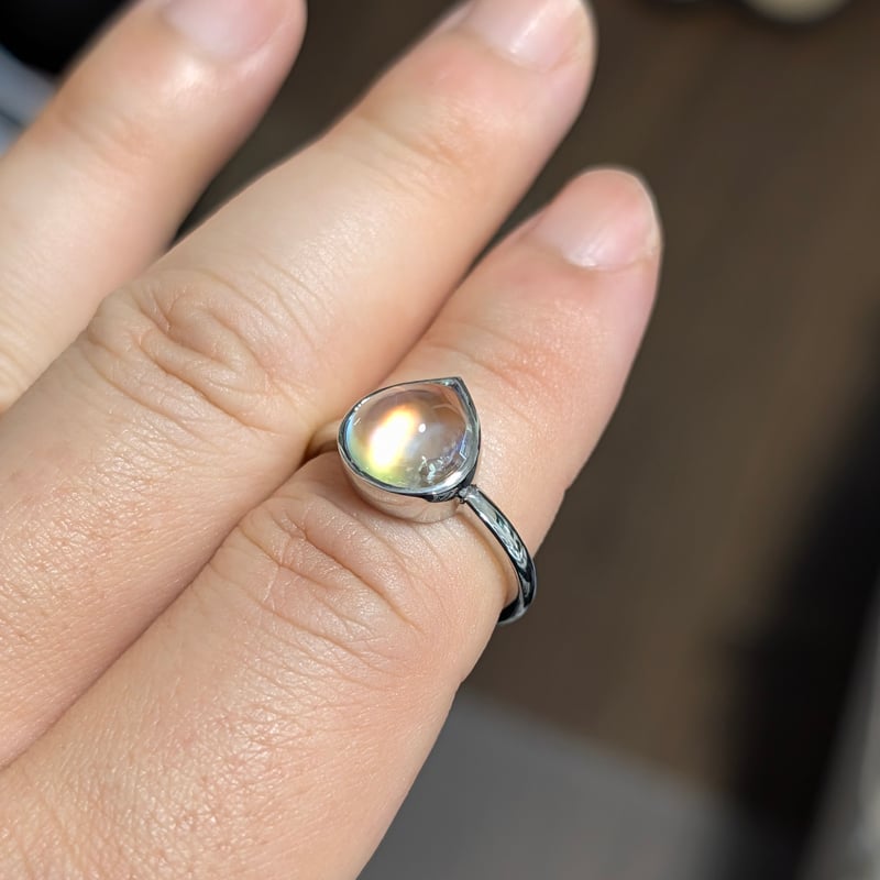 現品限り】PT900 最高品質アンデシンラブラドライト 4.37ct 鍛造リング