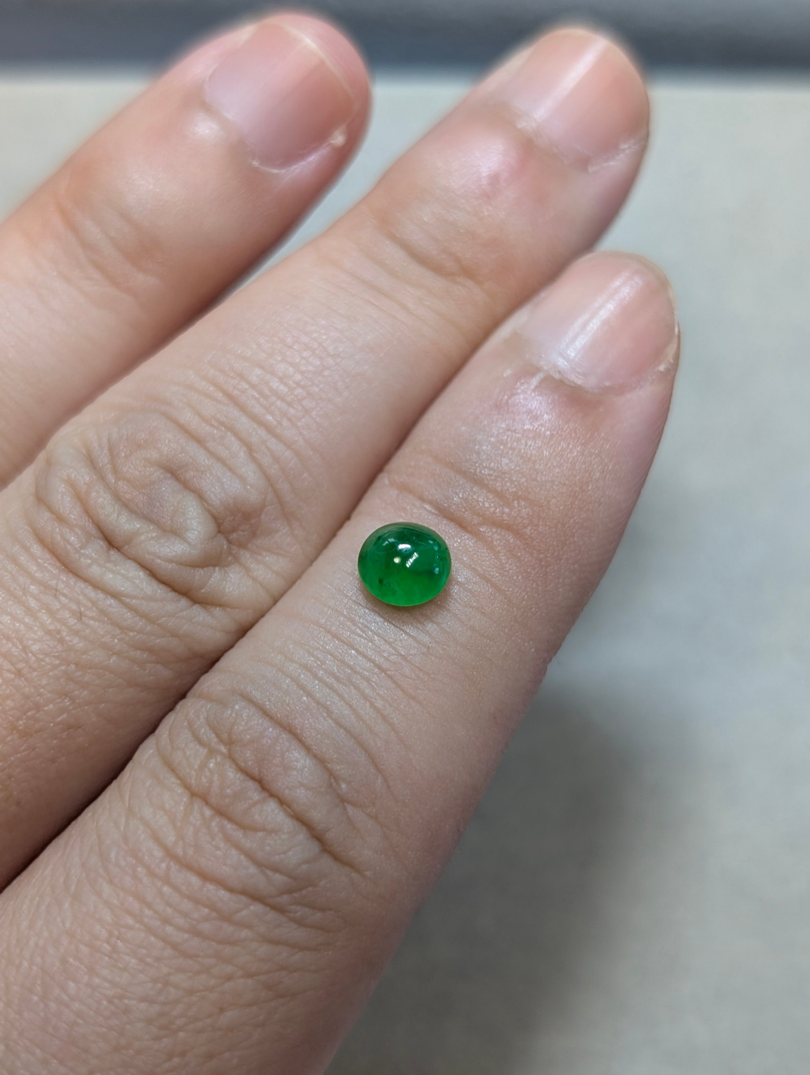 翡翠 0.872ct 5.97×5.75mm ラウンド カボション カット ルース