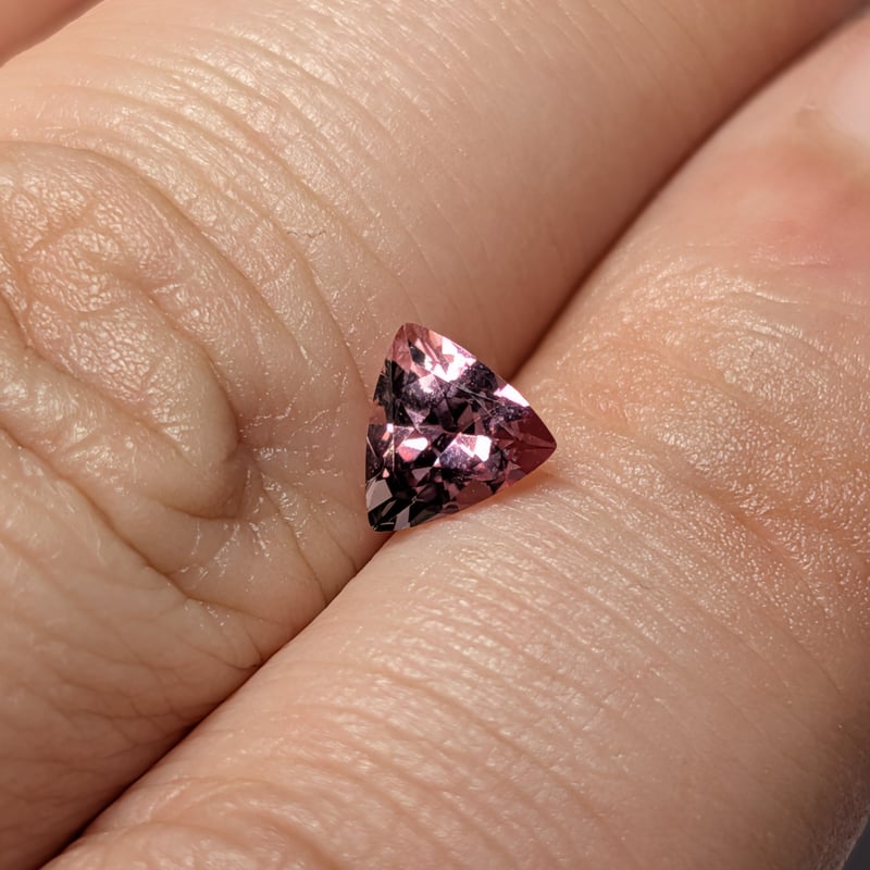 インペリアルトパーズ 0.67ct 5.67×5.76mm トリリアントカットルース