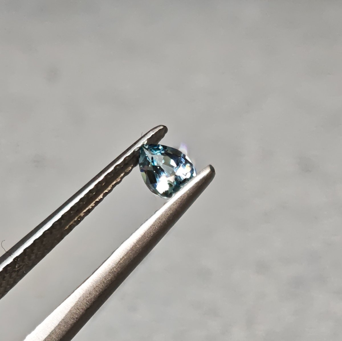 サファリン 0.26ct 4.71×3.33mm ペアシェイプ カット ルース | 鈴木屋by