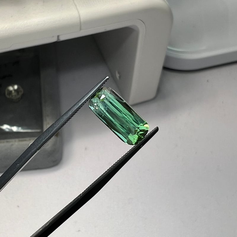シーフォーム トルマリン 2.68ct 11.98×5.68mm クッションカットルース