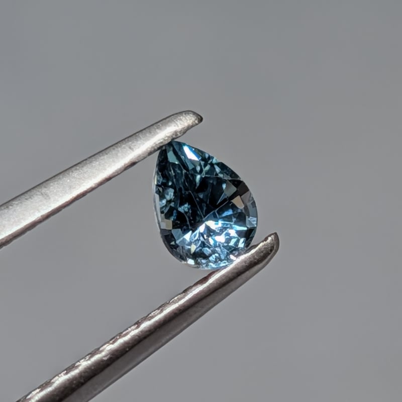 サファリン 0.22ct 4.15×3.05mm ペアシェイプ カット ルース | 鈴木屋by