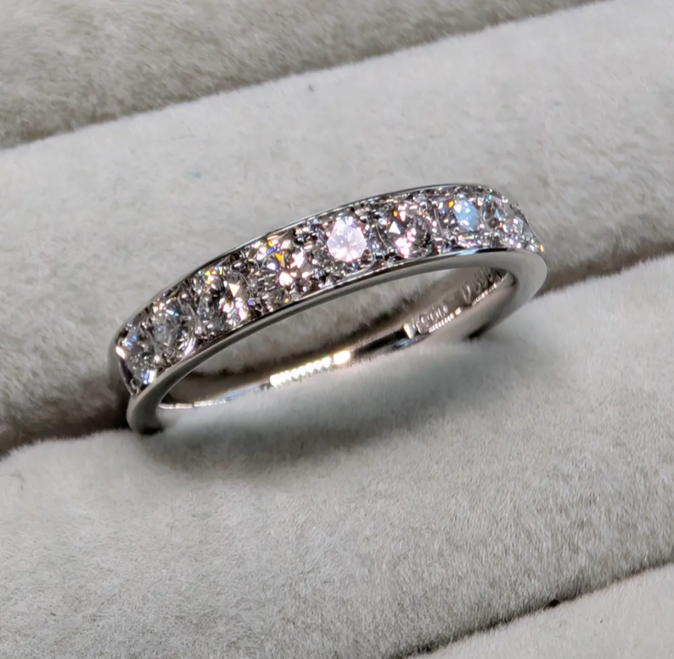 受注生産】鈴木屋VSupダイヤモンド使用 彫り留めハーフエタニティ 2.6