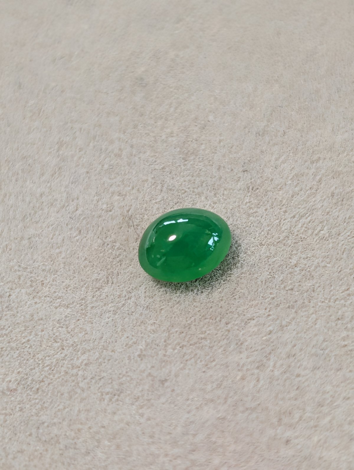 濃い色！】ミャンマー産 翡翠 0.470ct 5.18×4.25mm オーバル