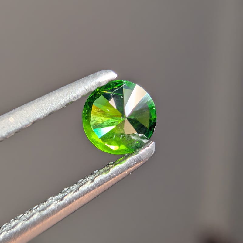 訳あり】超ホーステイルインクルージョン ロシア産 デマントイド