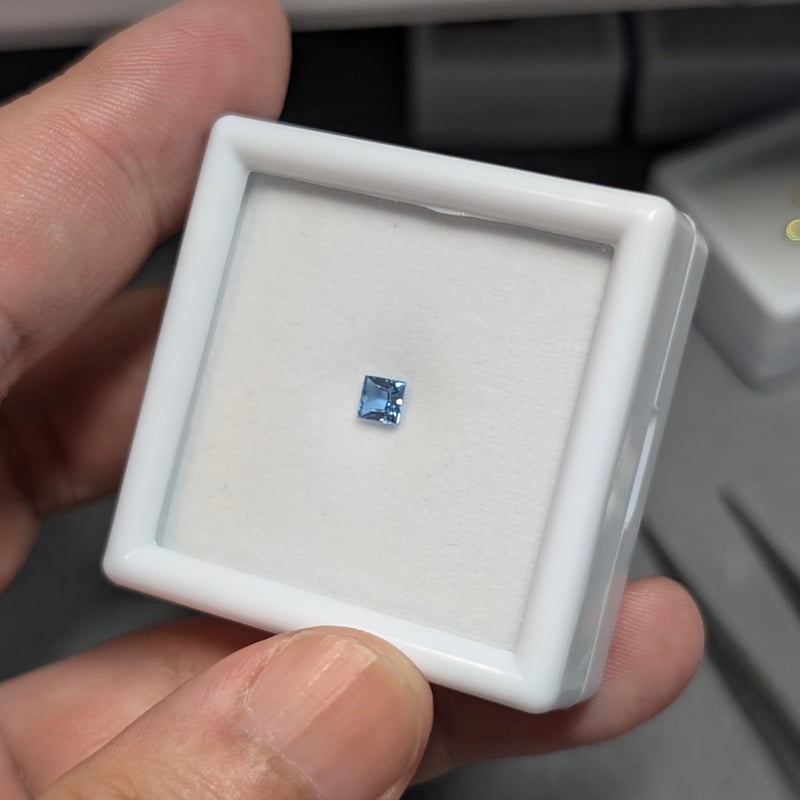 アクアマリン 0.24ct 3.5mm プリンセス カット ルース サンタ
