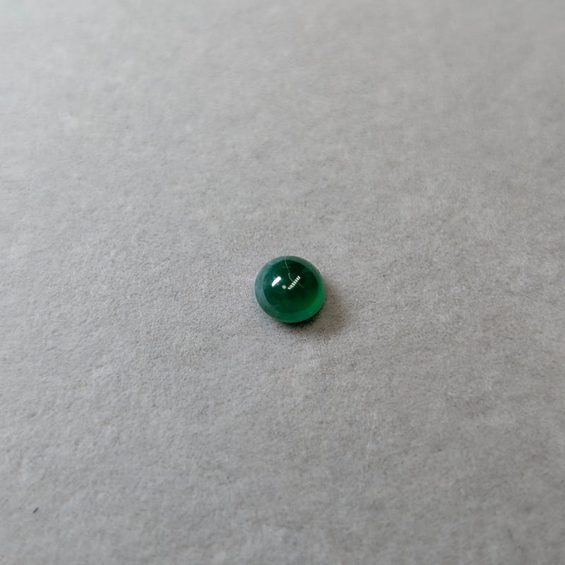 キューバ産　美麗ゾウムシ　12mm 翡翠 0.85ct ラウンド カボション カット ルース ミャンマー産