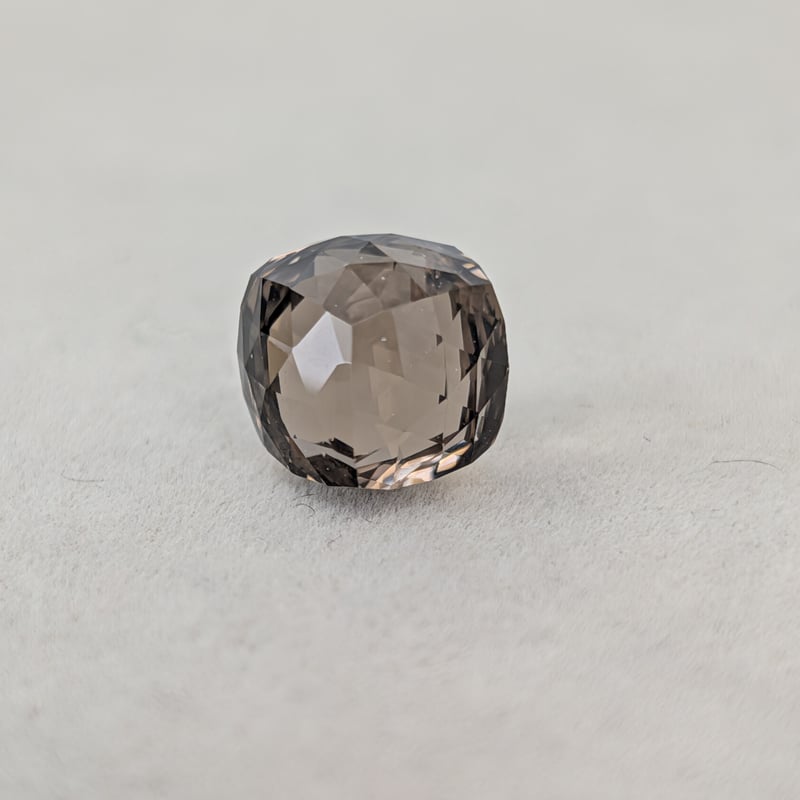 煌カット】スモーキークォーツ 8mm 煌カット ルース シミズ貴石 | 鈴木