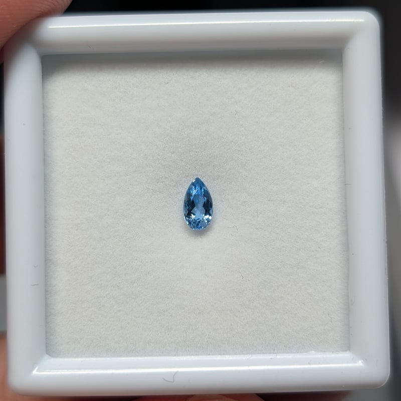 濃い色アクアマリン 0.27ct 5.68×3.27mm ペアシェイプ カット ルース