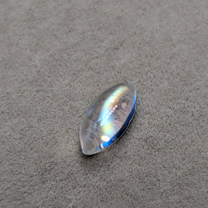 ラブラドライト 0.57ct 7.98×3.95mm マーキス カボション カット