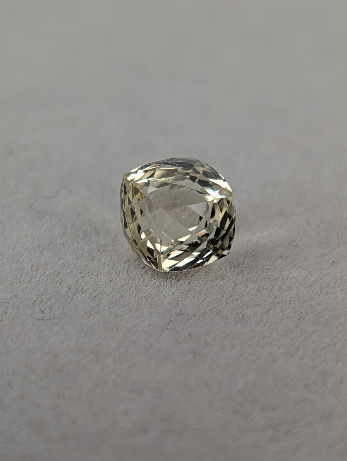 煌カット】レモンクォーツ 7mm 煌カット ルース シミズ貴石 | 鈴木屋